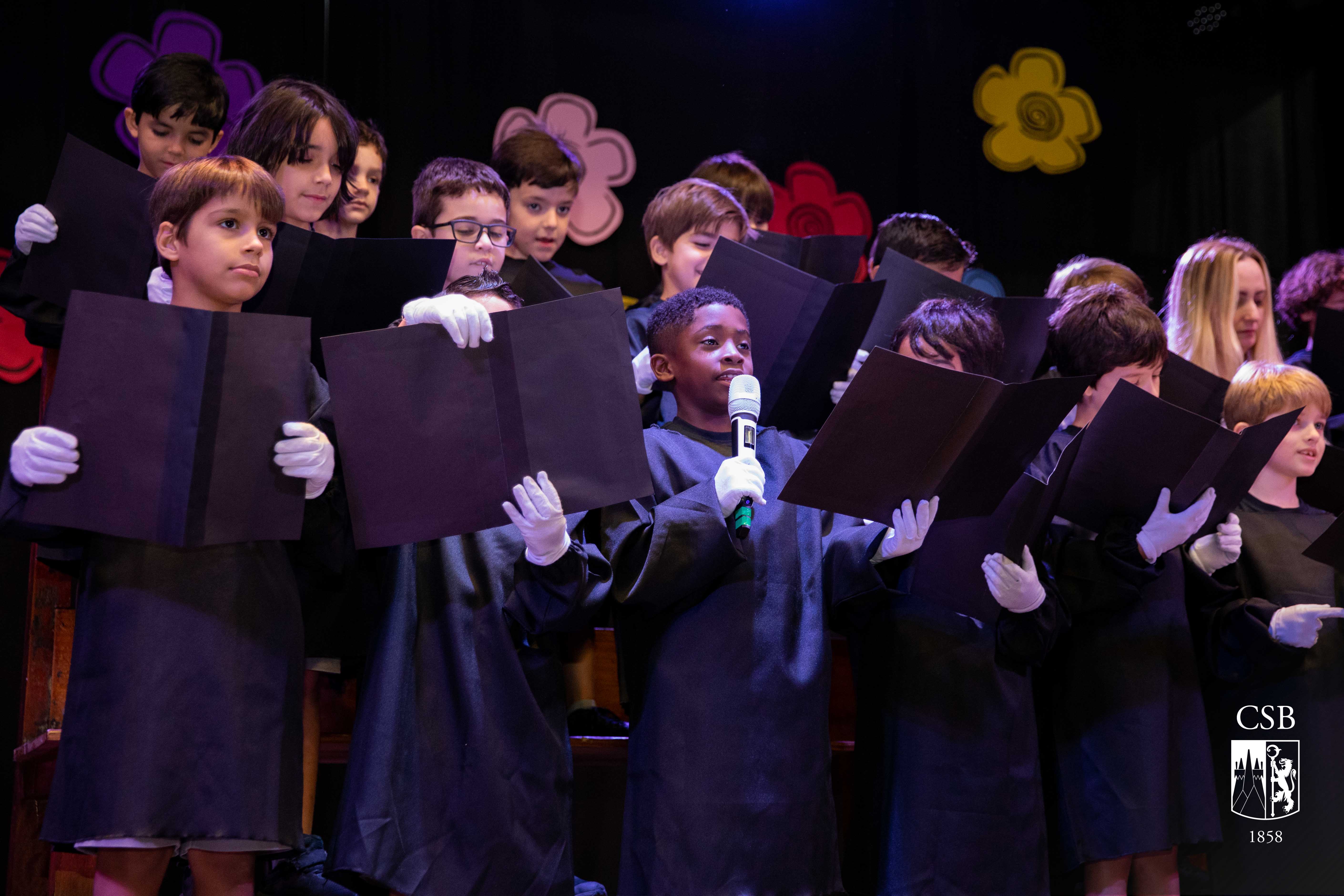 1º ano EFI encerra ano letivo com apresentação musical