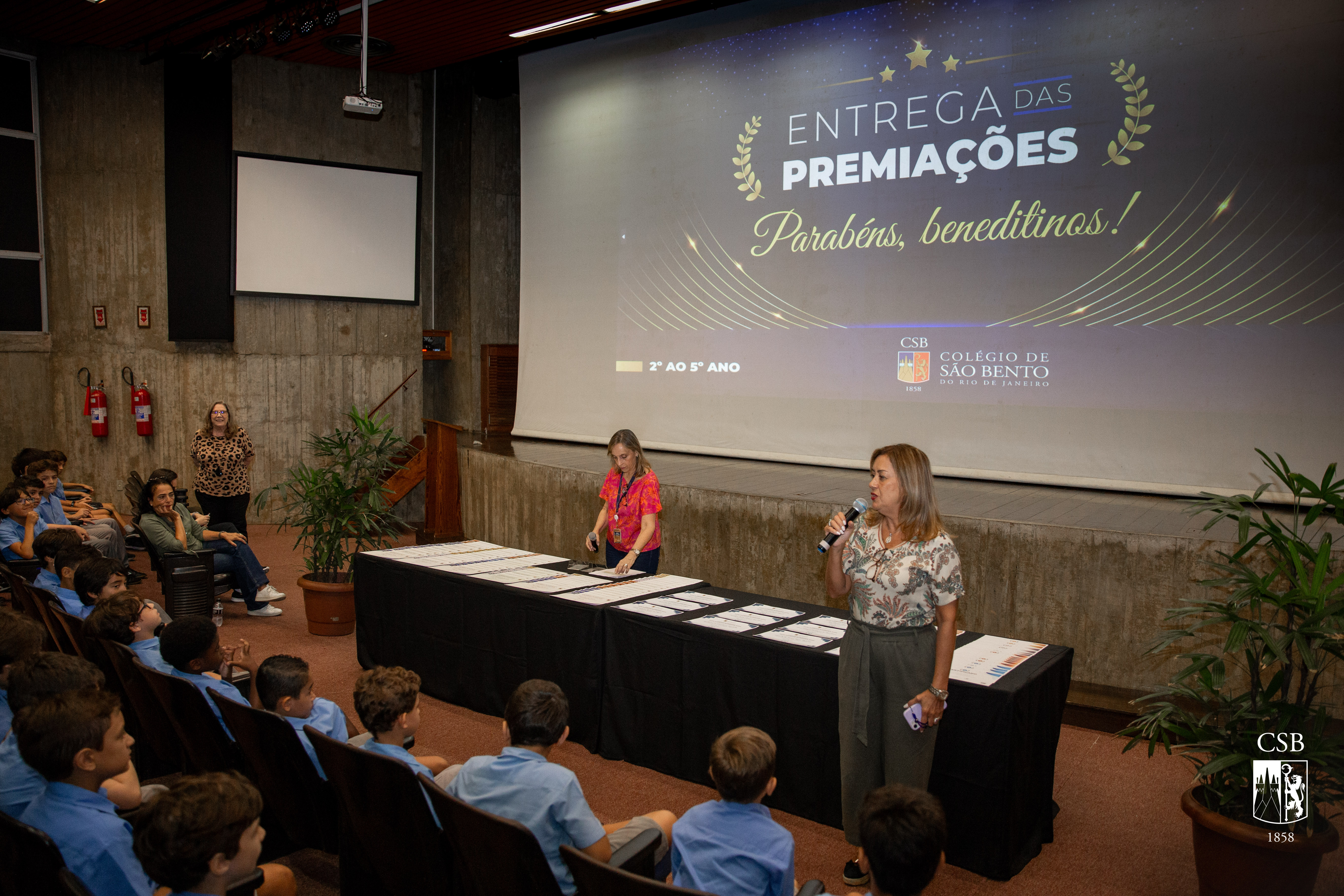 Entrega das premiações para os alunos do 2º ao 5º ano EF