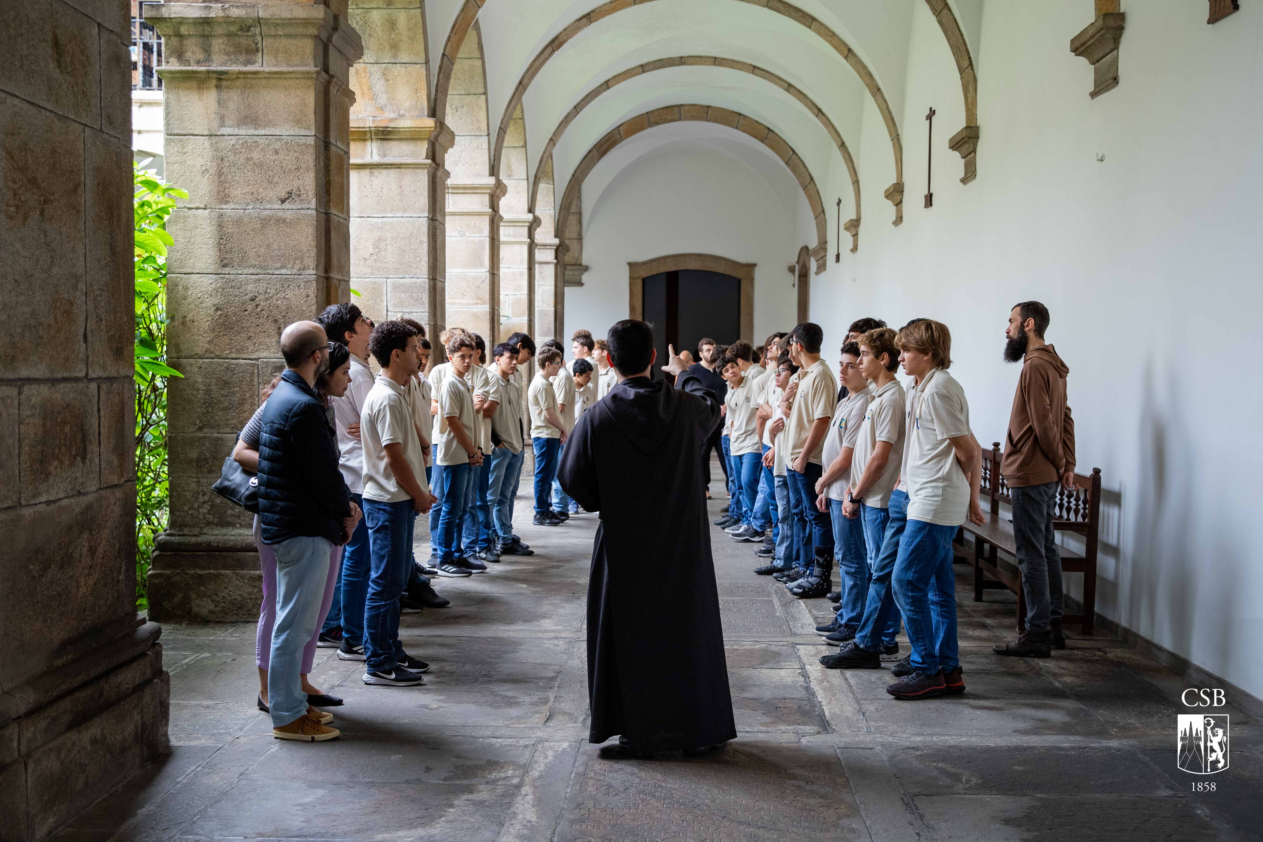 Grupo de alunos da 1º série EM participa de Retiro Espiritual para a Crisma