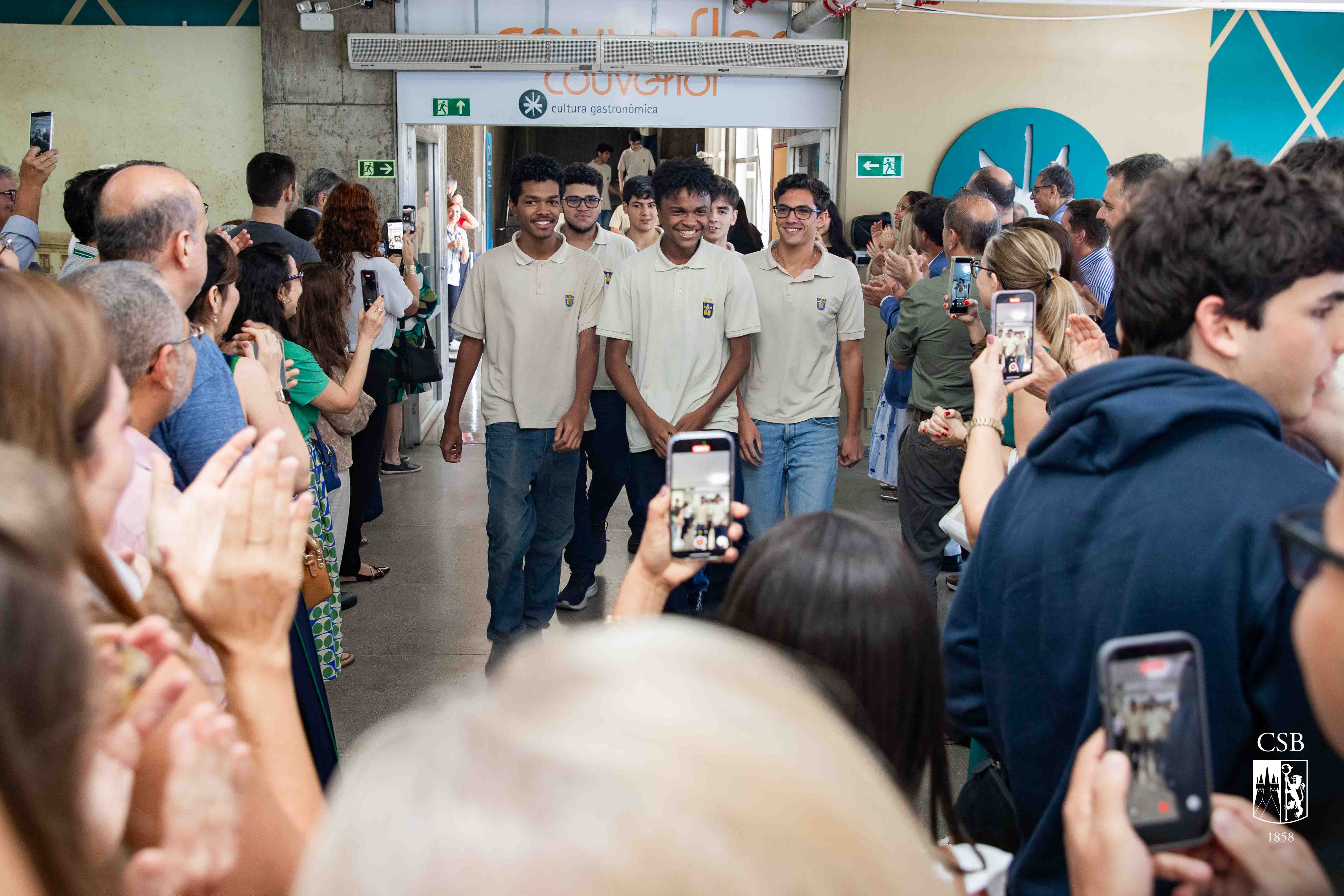 Ação de Graças e almoço de despedida com alunos da 3ª série EM