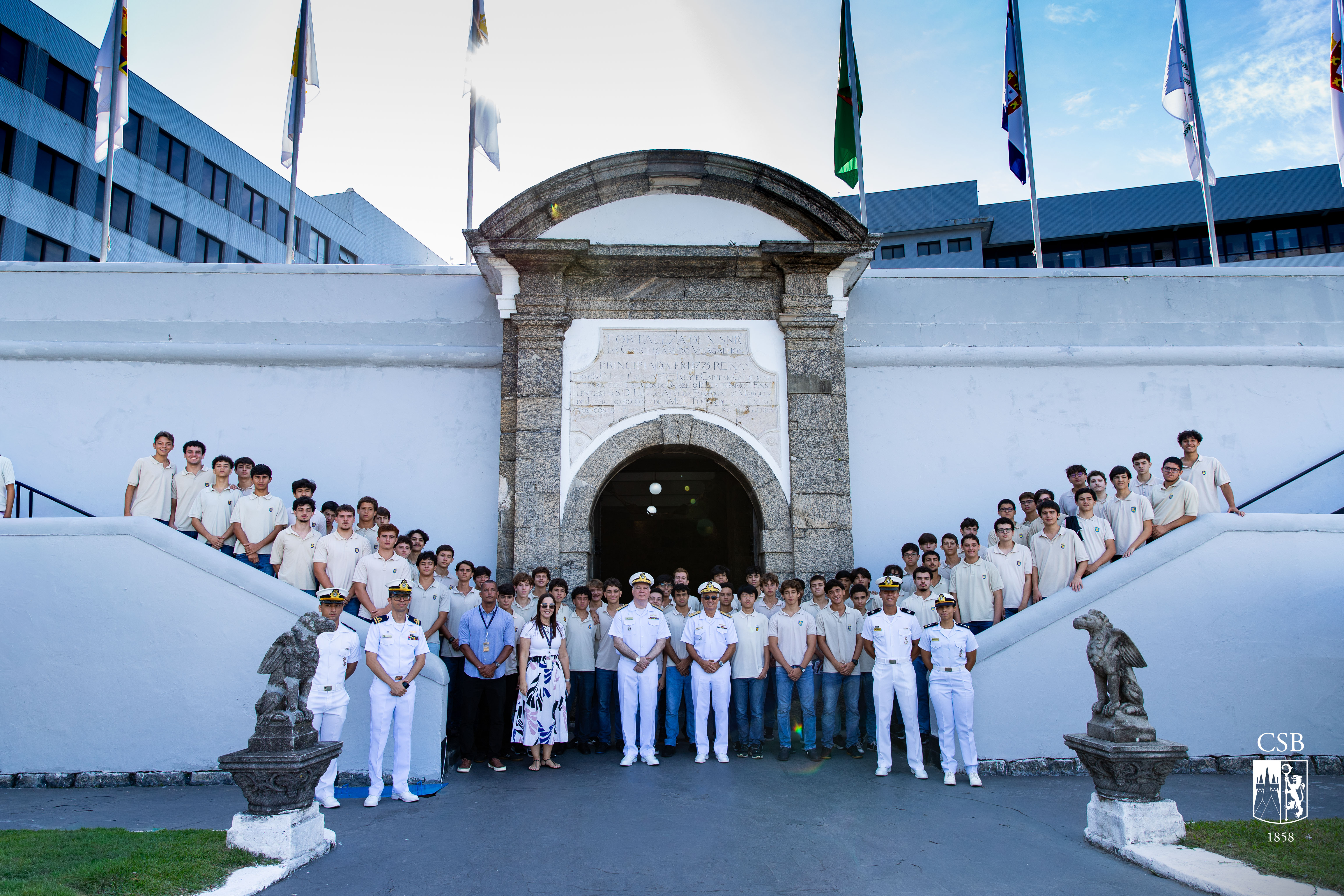 2ª série EM visita Escola Naval